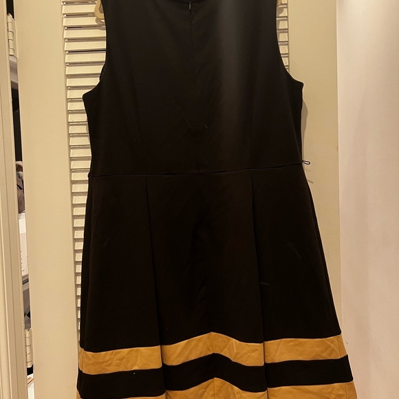 Calvin Klein A-Line Black and Tan Dress 20 - Picture 4 of 5
